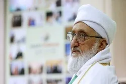 الإمام الخميني (ره) یمهّد الطريق لوحدة العالم الاسلامي وصحوته