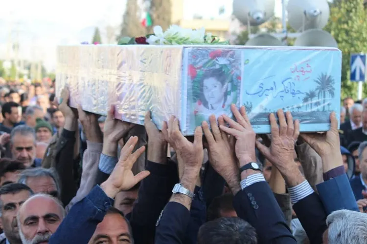 پیكر شهید «جهانگیر امیری» در زادگاهش به خاك سپرده شد