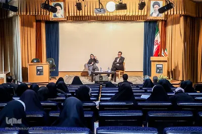نشست خبرنگار شدن و خبرنگار ماندن