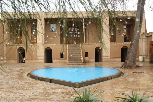 بیت تاریخی امام(ره)؛ میزبان ششمین جلسه مجمع قرآنیان استان مرکزی