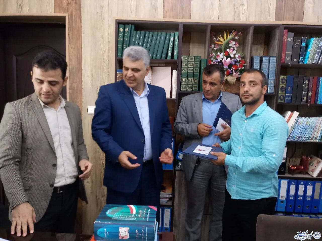 تجلیل از خبرنگار افتخاری ایکنا در املش