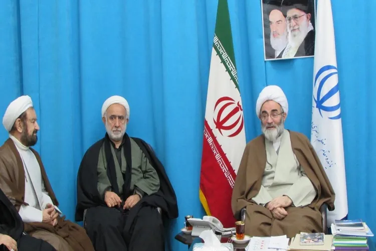 سرمایه گذاری دشمن در حوزه های علمیه شیعه