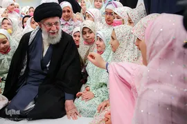 جشن تکلیف دختران دانش‌آموز در حسینیه امام خمینی(ره)