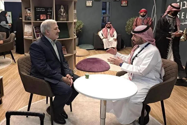 بازدید سفیر ایران در ریاض از نمایشگاه بین‌المللی کتاب عربستان