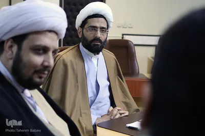 نشست ایمان در بحران