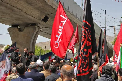 بیرق گردانی در عزای امام جعفر صادق(ع)