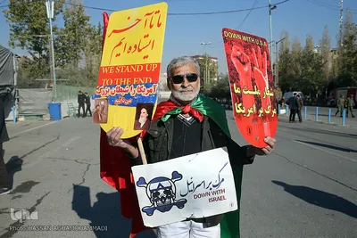  راهپیمایی نمازگزاران تهرانی در محکومیت اعلام  انتقال پایتخت رژیم صهیونیستی از «تل‌آویو» به «بیت‌المقدس» توسط رئیس جمهور آمریکا