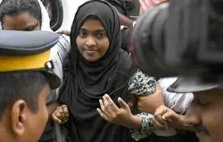 আমার ইসলাম গ্রহণই সমগ্র বিতর্কের কারণ: হাদিয়াআমার ইসলাম গ্রহণই সমগ্র বিতর্কের কারণ: হাদিয়া