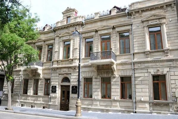 Mübariz Qurbanlı “Məşədi Dadaş” məscidi dini icmasının üzvləri ilə görüşüb