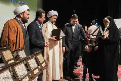 تقدیر از نفرات برتر هفته قرآن و عترت/عکاس: زهرا بهرامی