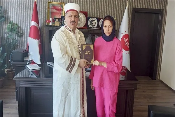 تشرف به اسلام بانوی اوکراینی در ترکیه