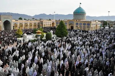 اقامه نماز عید فطر در زیارتگاه شهید مدرس(ره) کاشمر