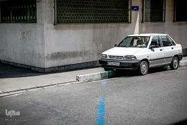 پارک غیر مجاز در محل عبور عابر