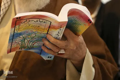 بازدید رهبر انقلاب از سی و‌‌ یکمین نمایشگاه بین‌المللی کتاب تهران