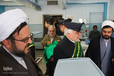 عیادت خدام امامزاده سیدجعفر محمد(ع) از مصدومان حادثه اتوبوس یزد