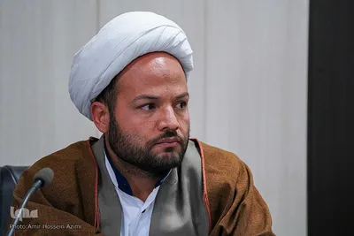 نشست مسئولان مردمی فعالیت‌های قرآنی شیراز با فرماندار