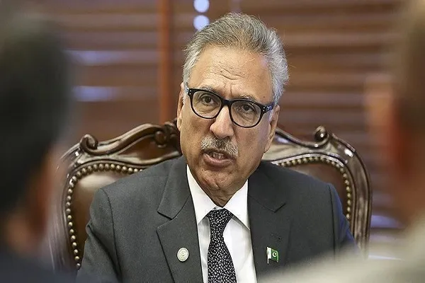 رئيس باكستان يدعو الدول الإسلامية للعمل المشترك لمكافحة الإسلاموفوبيا