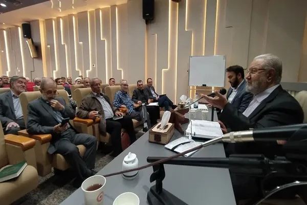 جلسه تفسیر قرآن ویژه مدیران اجرایی آذربایجان‌شرقی