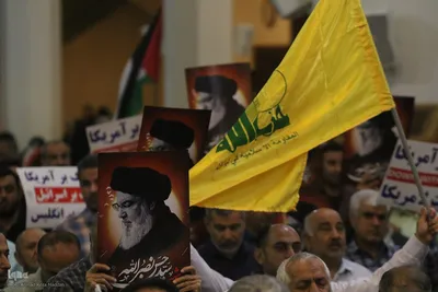 بزرگداشت شهادت سیدحسن نصرالله و عباس نیلفروشان در حرم شاهچراغ
