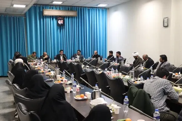 نشست اعضای قرآن و عترت منطقه ۲۲ تهران برگزار شد + عکس