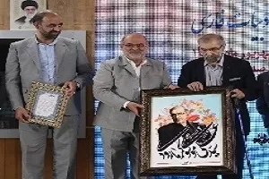 اشعار استاد شهریار پیام‌آور صلح و دوستی است