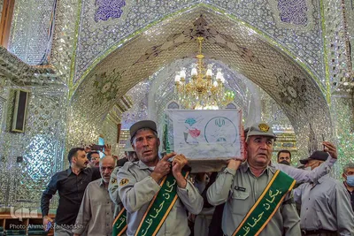 وداع شیرازی ها با محیط بانان شهید در حرم شاهچراغ(ع)‎‎