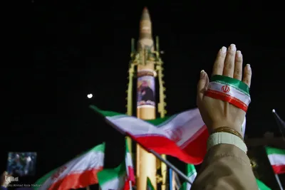 نمایش اقتدار موشکی ایران در موج 52 شیرازی ها