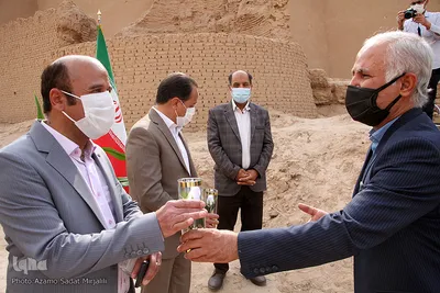 نشست خبری شهردار و اعضای شورای اسلامی باغ شهر شاهدیه یزد‎