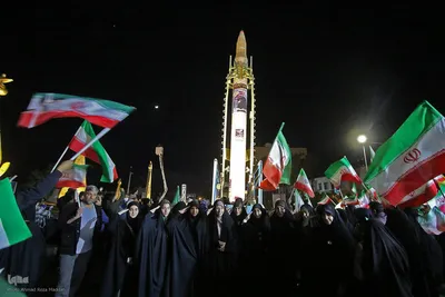 نمایش اقتدار موشکی ایران در موج 52 شیرازی ها