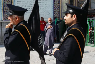 ⁨دسته خادمان حضرت معصومه(س) در روز شهادت امام رضا⁩(ع)