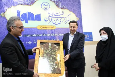 بازدید مدیرکل نهاد کتابخانه های عمومی استان از ایکنا یزد