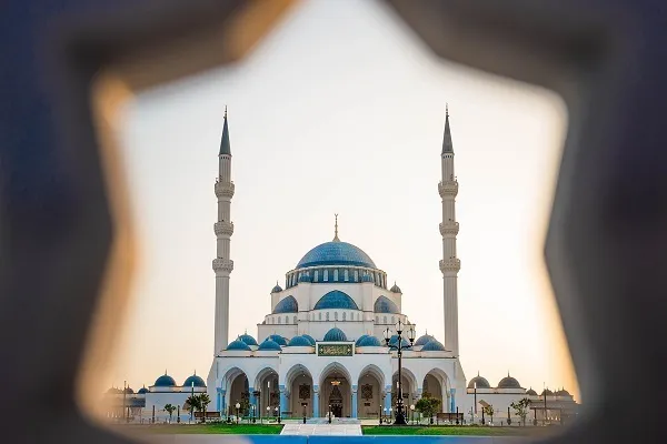Müslüman olmayanlara İslam mimarisini tanıtan cami: Şarce camii