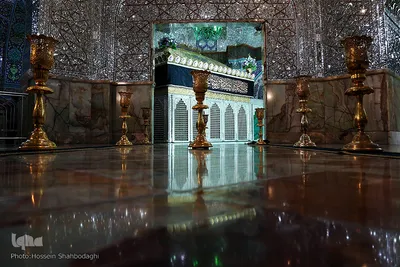 آیین سیاه پوشی ضریح مطهر کریمه اهل بیت در آستانه محرم
