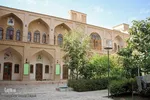 مدرسه تاریخی قدیمی و همچنان پابرجای علمیه خان یزد