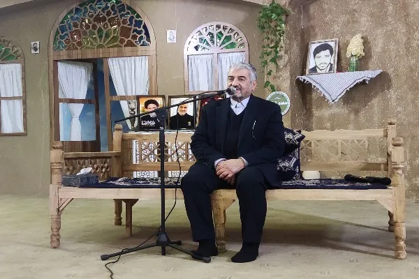 جلسات خانگی قرآن یکی از بهترین بسترها برای به میدان آوردن مردم است