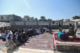 محفل انس با قرآن کاروان قرآنی انقلاب در جزیره لارک
