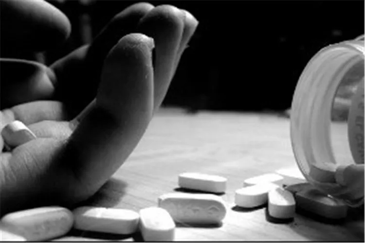 انحرافات و آسیب‌های اجتماعی مانع رشد جامعه می‌شود