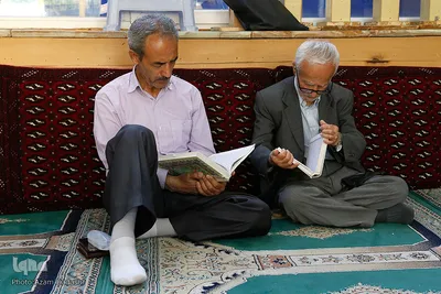 محفل انس با قران کریم در بقعه چهار انبیا قزوین
