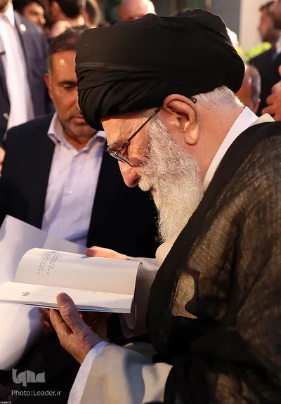 دیدار جمعی از شاعران و اهالی فرهنگ و ادب با رهبر انقلاب