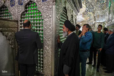 زیارت ستاد بزرگداشت دهه كرامت کشور از حرم مطهر شاهچراغ(ع)