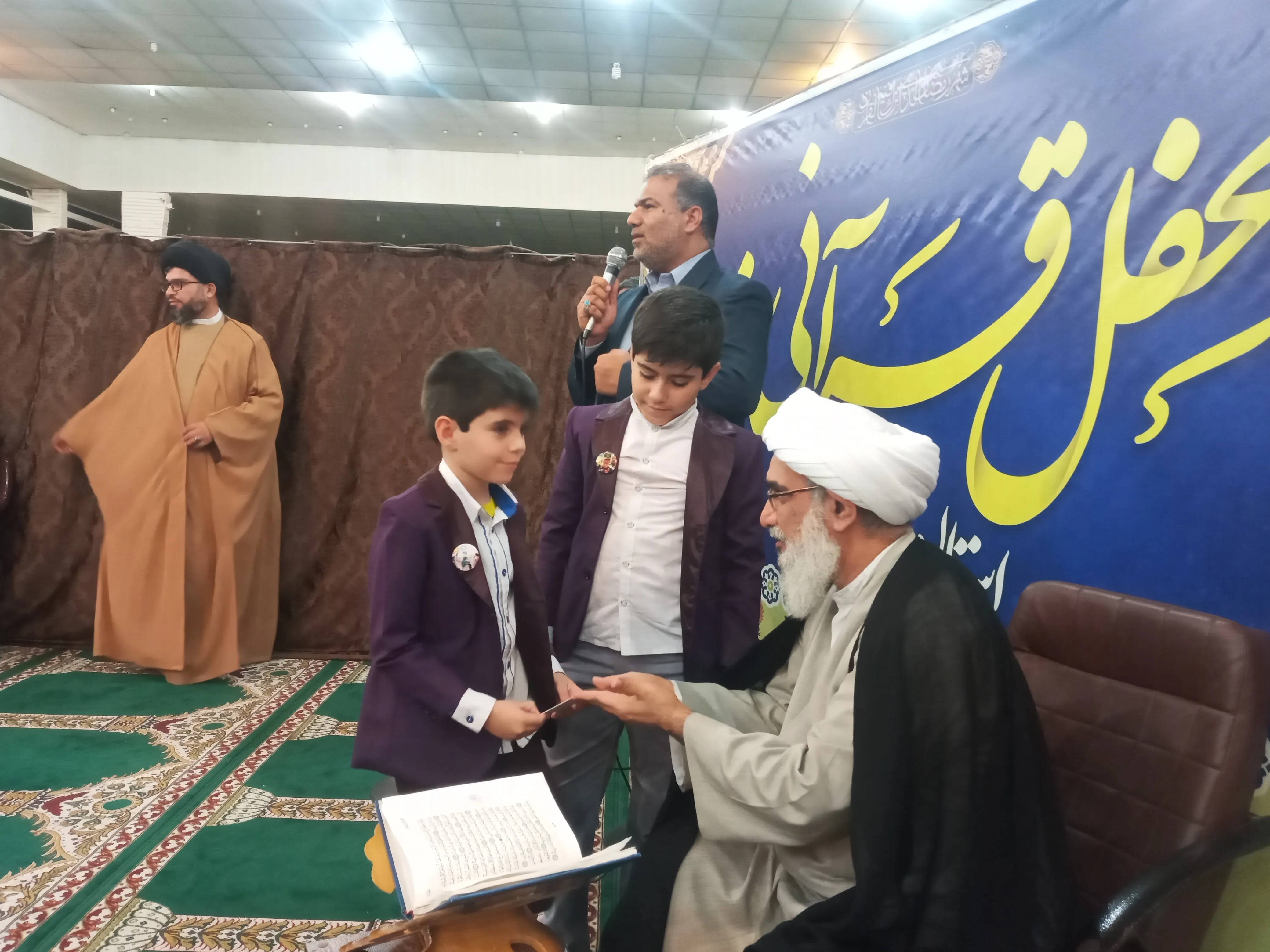 سلسله جلسات تخصصی تلاوت قرآن در بوشهر برگزار شد + عکس