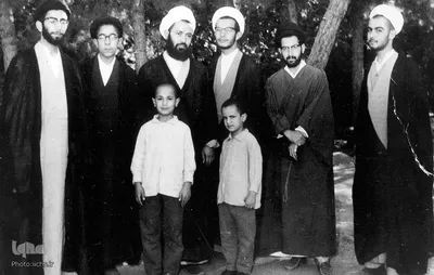 سیدعلی خامنه‌ای از تولد تا رهبری
