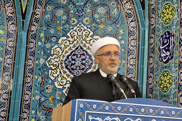 ملت ایران با هوشیاری و بصیرت توطئه‌های دشمنان را نقش بر آب می‌کنند