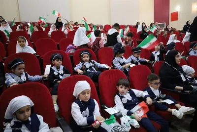 نواختن زنگ غنچه‌ها در ارومیه‎