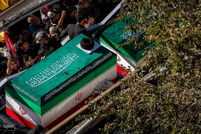 Funérailles du Guide martyr à Machhad 