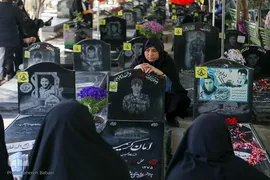 زیارت اهل قبور در آخرین پنجشنبه سال