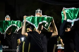 سینی‌گردانی در اهواز به یاد شهید نوجوان کربلا
