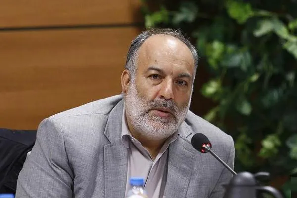 عظیمی: فیلم فجر جهانی یک دستاورد هم نداشته است