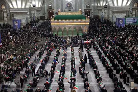 مراسم بزرگداشت چهل‌وسومین سالگرد ورود امام خمینی(ره) به میهن اسلامی در حرم مطهر  بنیانگذار جمهوری اسلامی