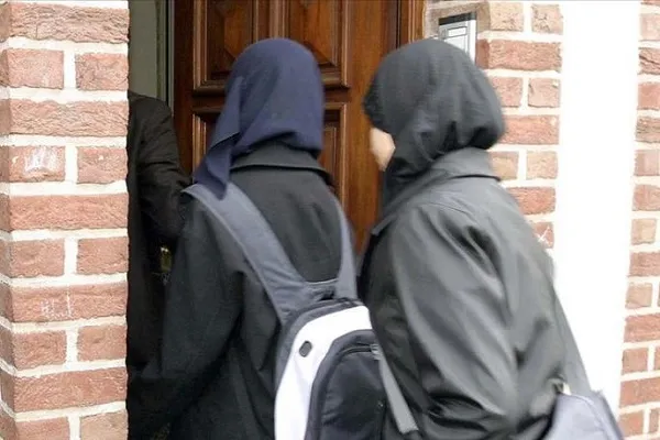 Fransa'da kıyafeti yüzünden derslere alınmayan Müslüman öğrenci, gördüğü ayrımcılığı BM'ye taşıdı